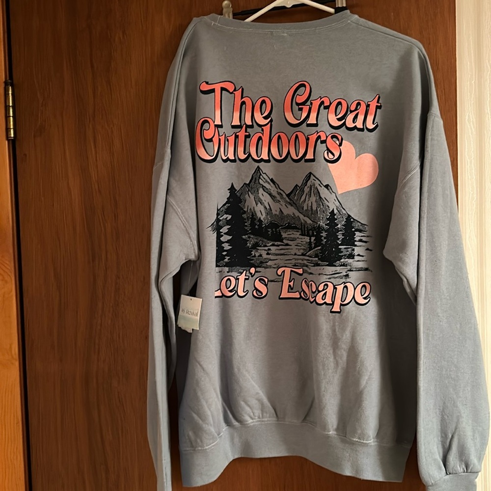 New with tags altered state crew neck